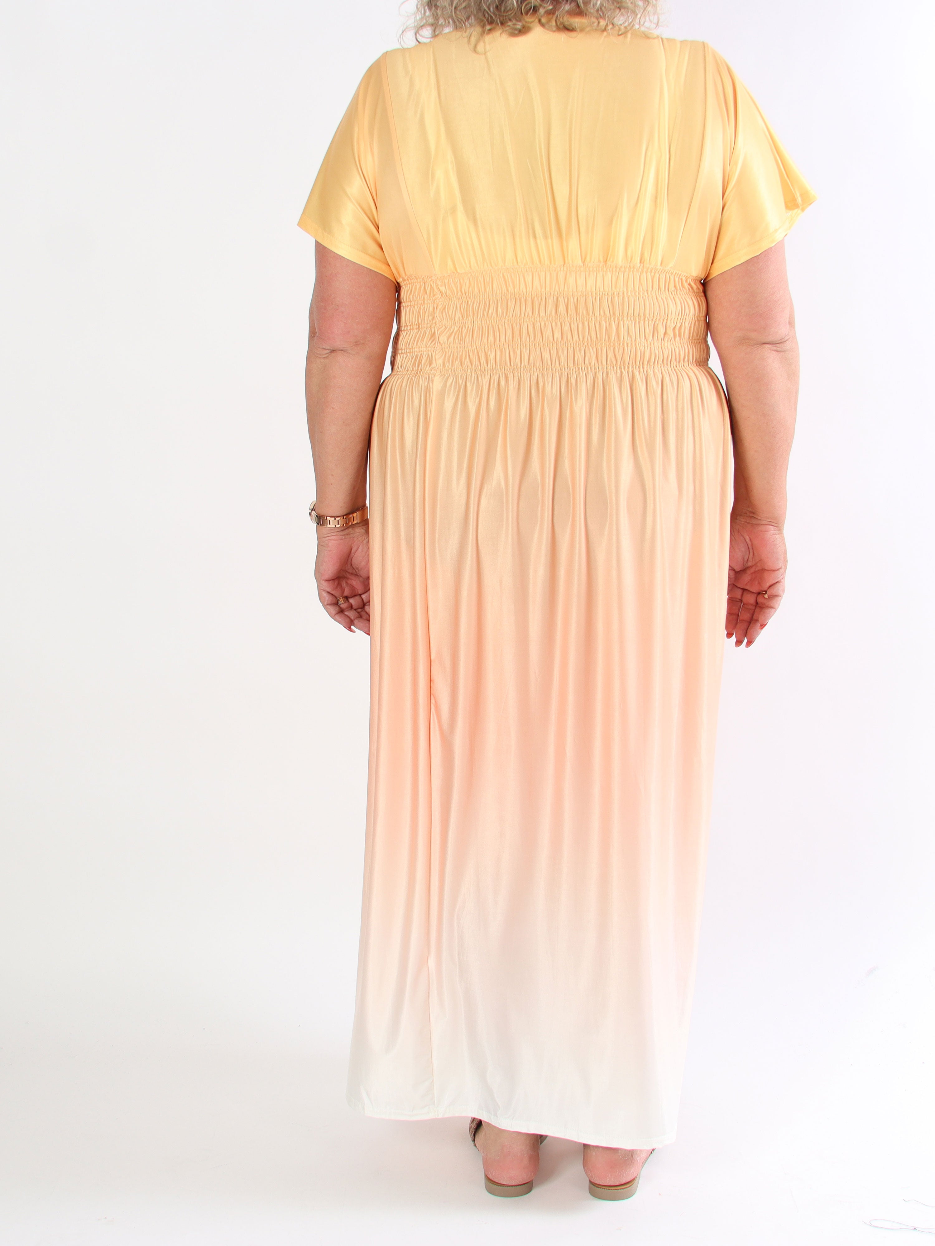 Pams Fade - Lång mångfärgad stretchig plus size klänning